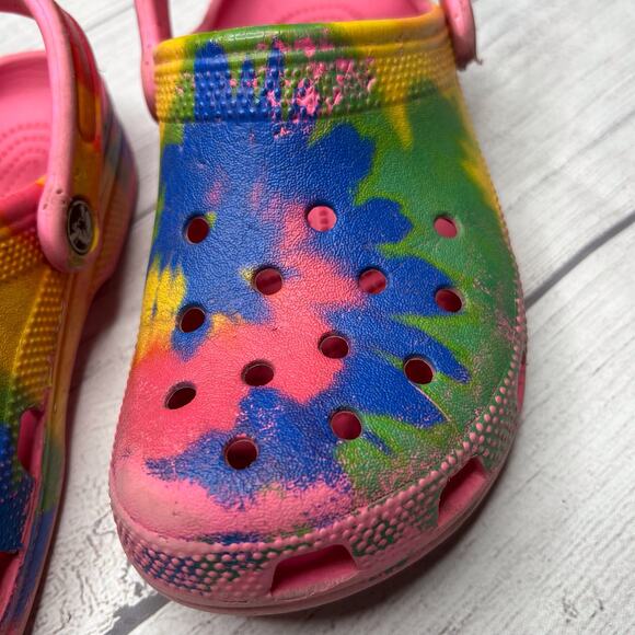 Crocs Classic Tie Dye Graphic Clog Electric Pink Multicolor Shoes Size 6 - Picture 6 of 8